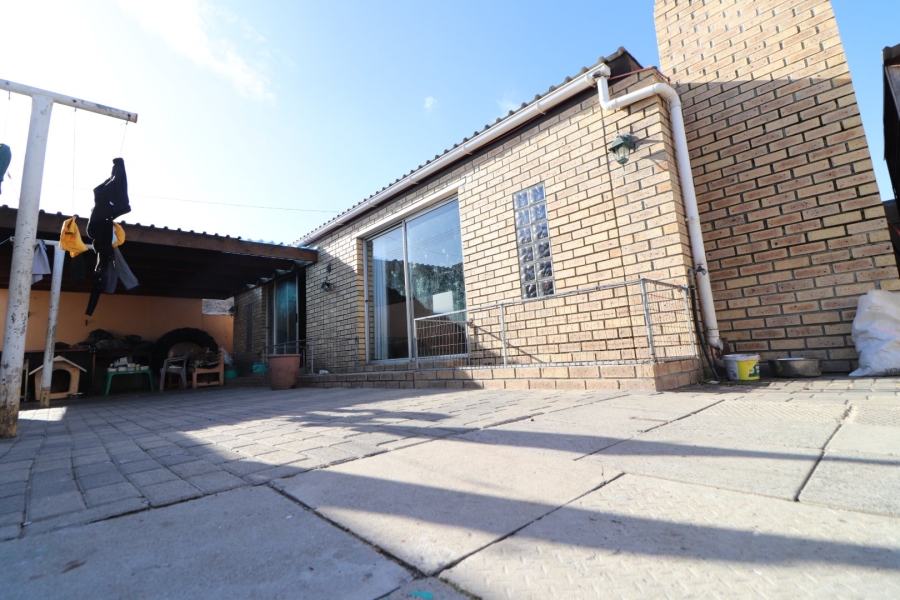 5 Bedroom Property for Sale in Churchill Estate Western Cape